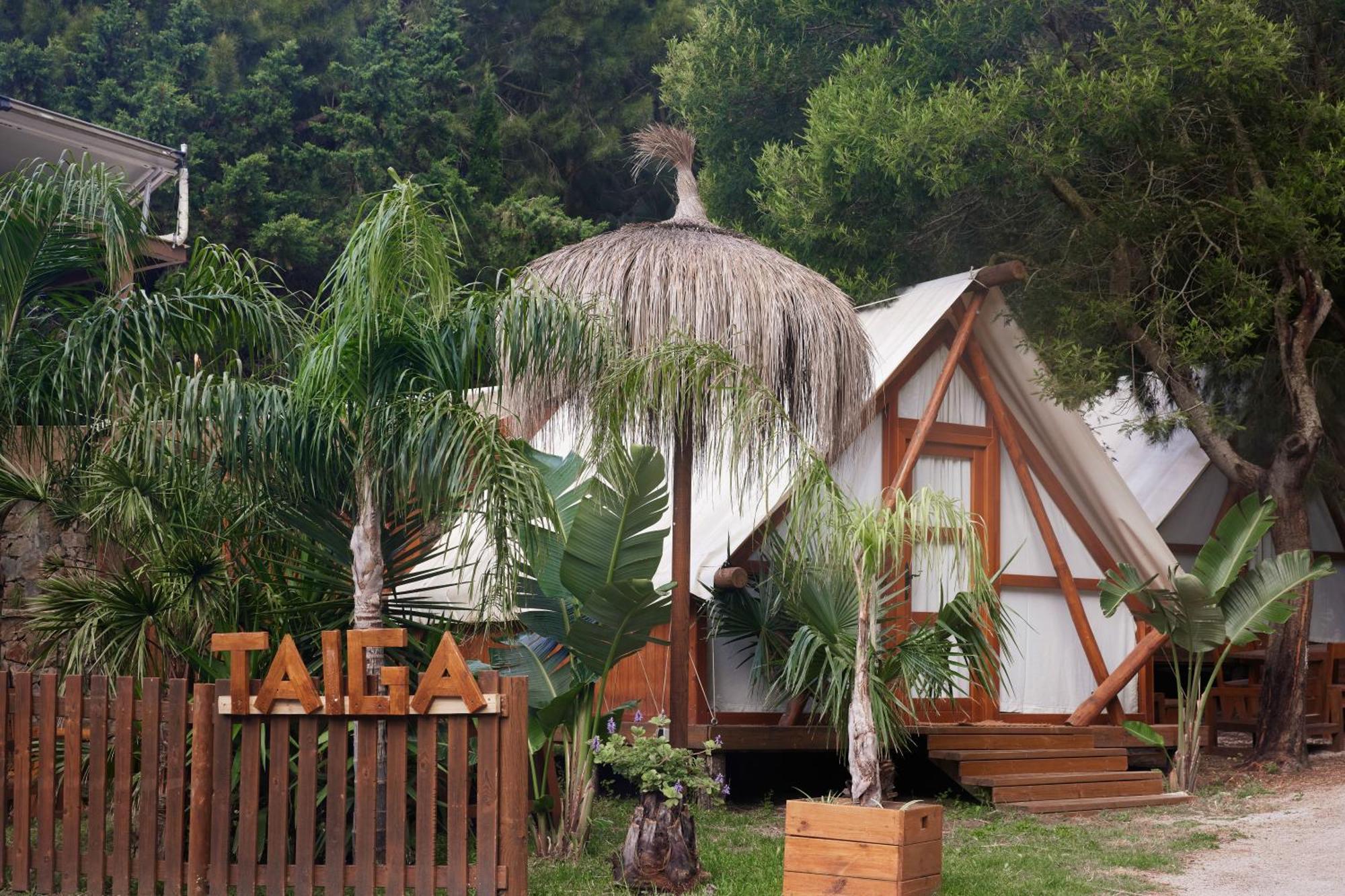 Hotel Taiga Tarifa Punta Paloma Extérieur photo